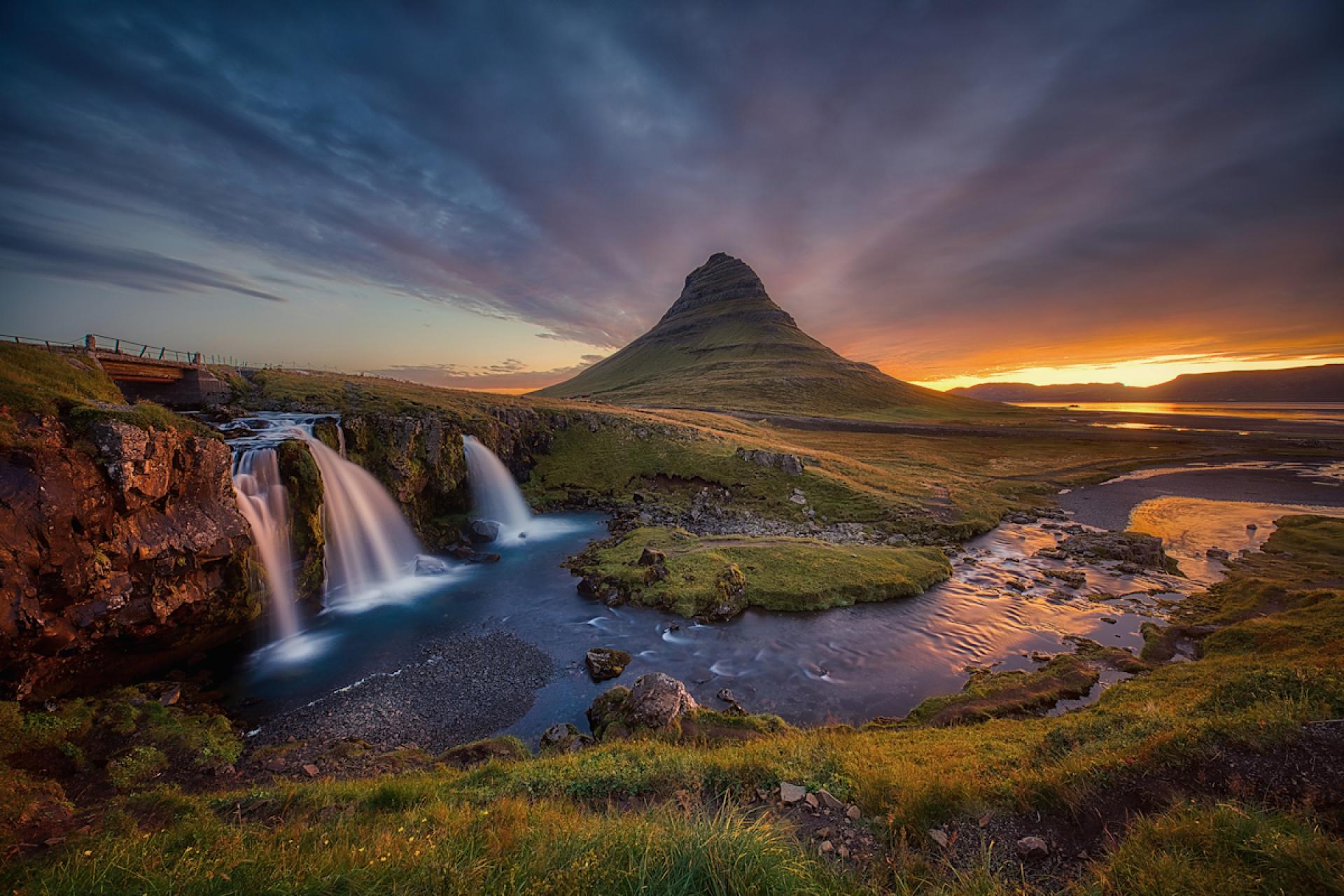 European Photography Awards Winner - golden Kirkjufellsfoss