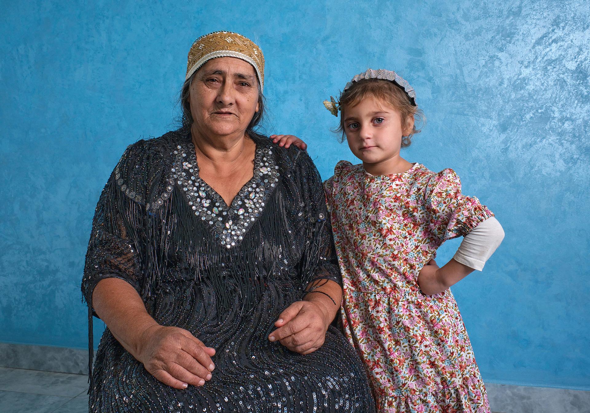 European Photography Awards Winner - Unique families of the Roma community of Keldelari.