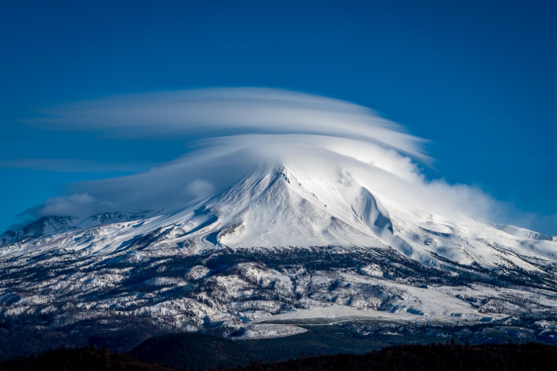 European Photography Awards Winner - Lenticular Clouds on a Blue-Sky Winter Day