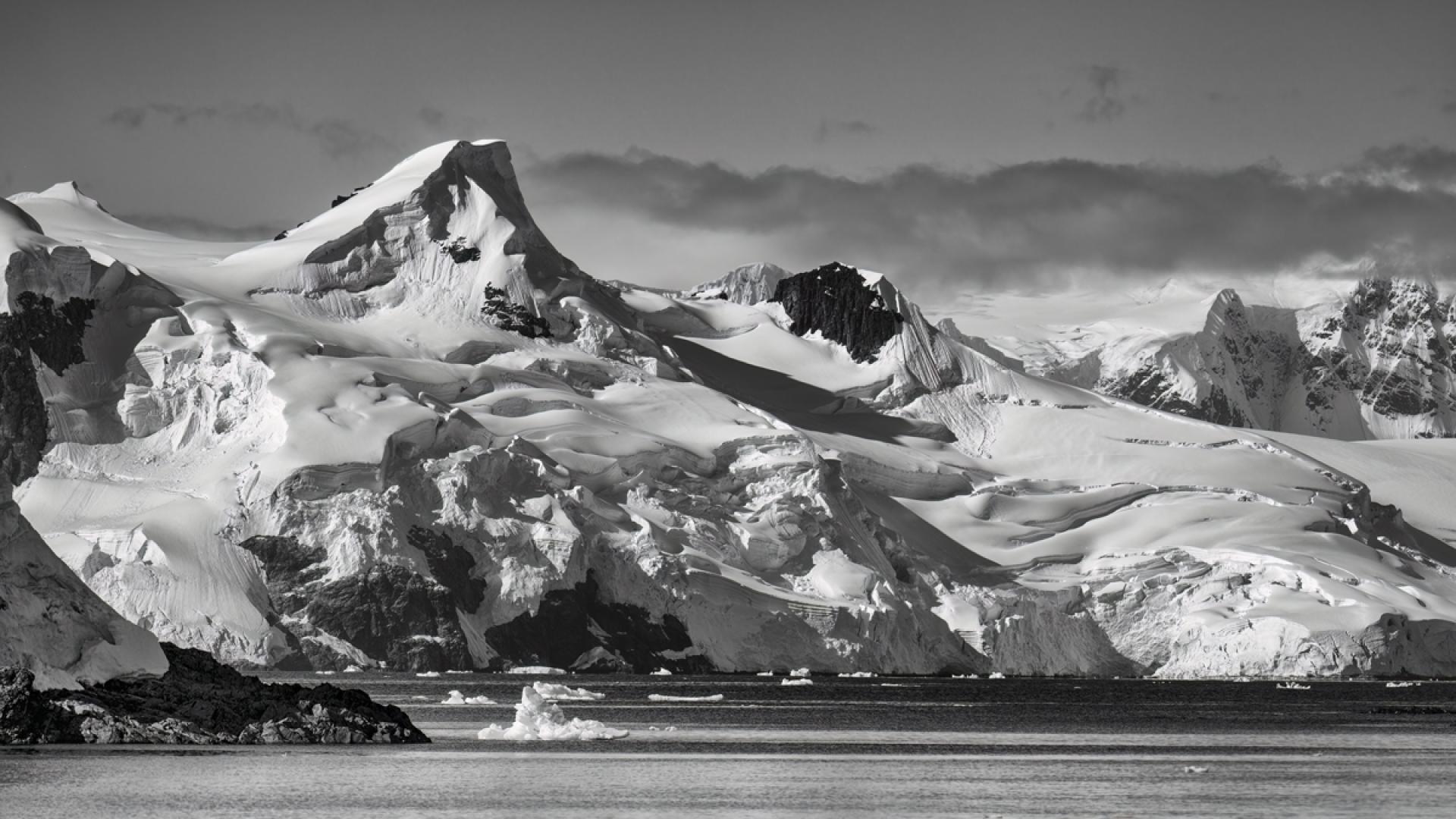 European Photography Awards Winner - The world of ice