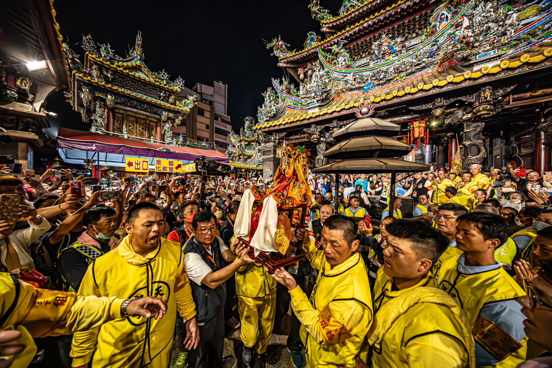 European Photography Awards Winner - 白沙屯媽祖徒步進香