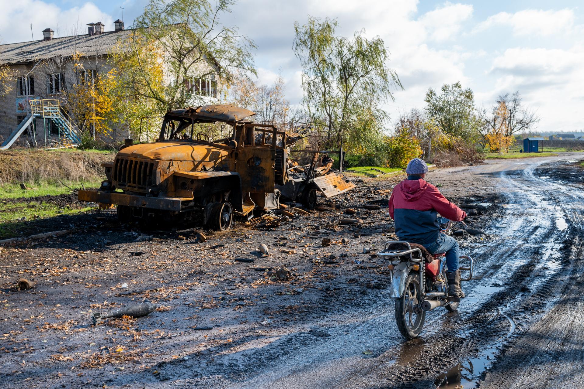 European Photography Awards Winner - Snapshots of Valor: On the Front Lines of Ukraine's Struggle