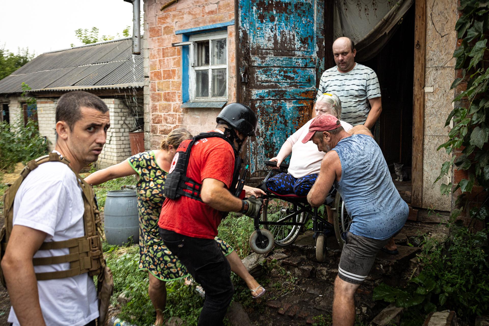 European Photography Awards Winner - Snapshots of Valor: On the Front Lines of Ukraine's Struggle