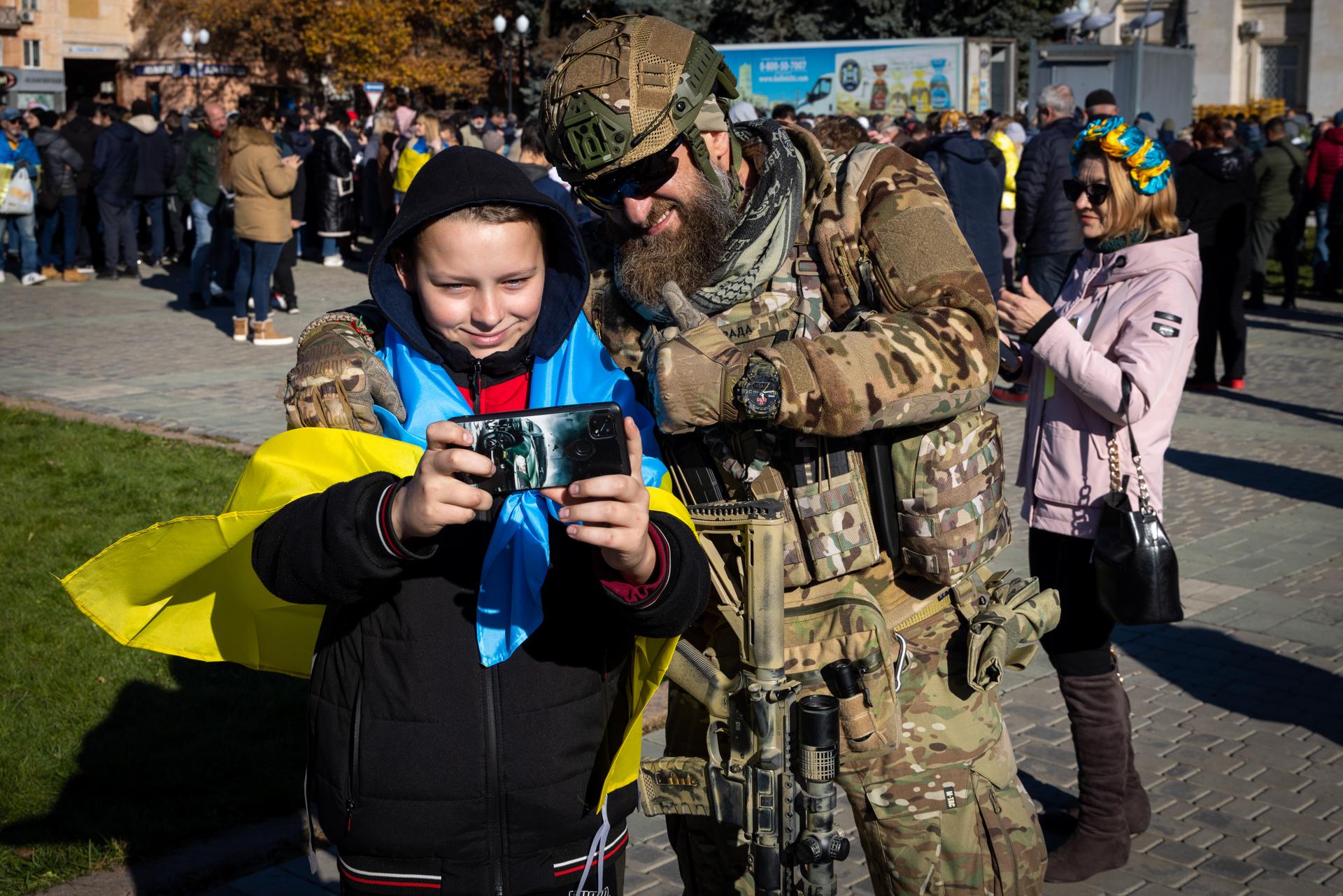 European Photography Awards Winner - Snapshots of Valor: On the Front Lines of Ukraine's Struggle