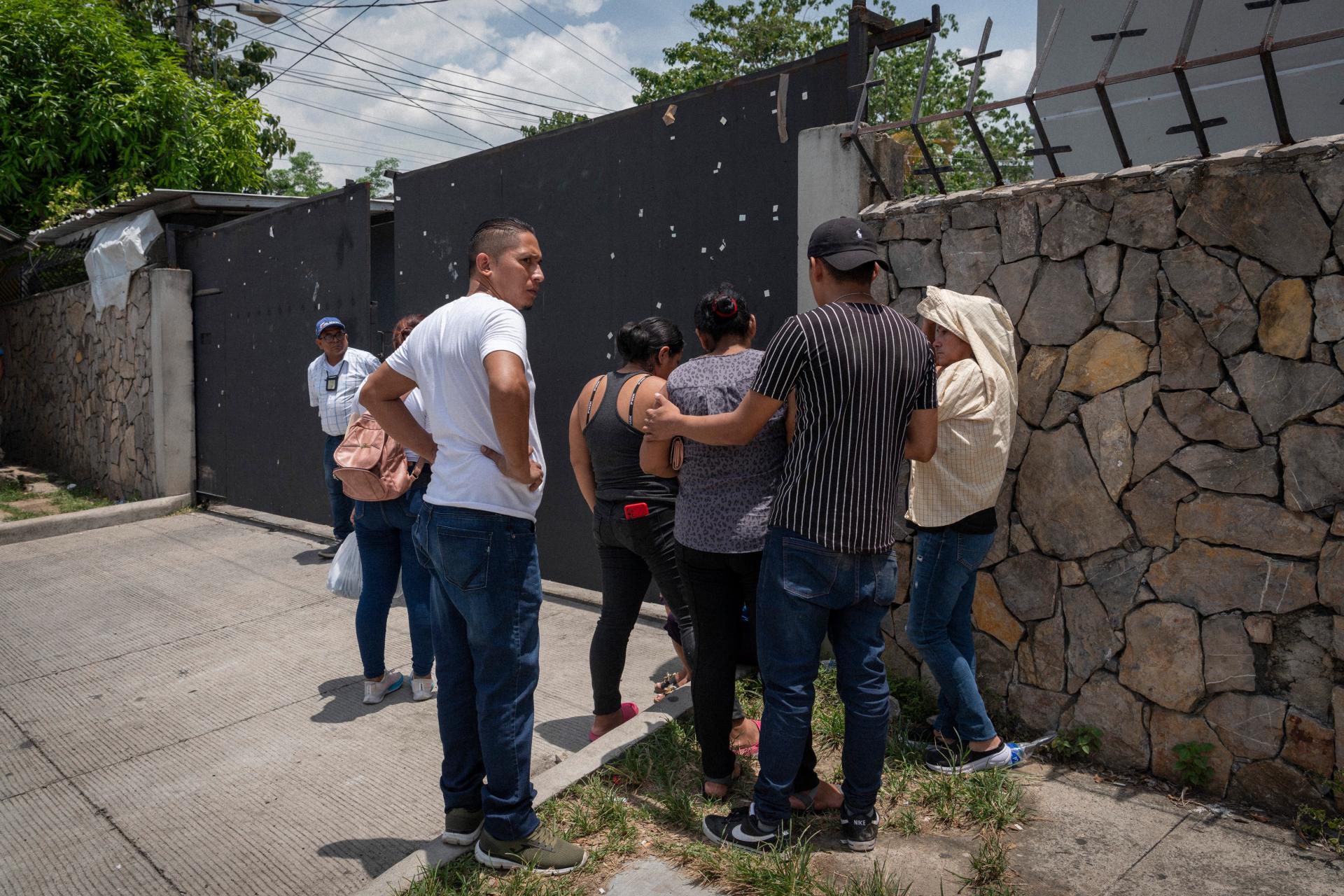 European Photography Awards Winner - LACRIME E PROIETTILI