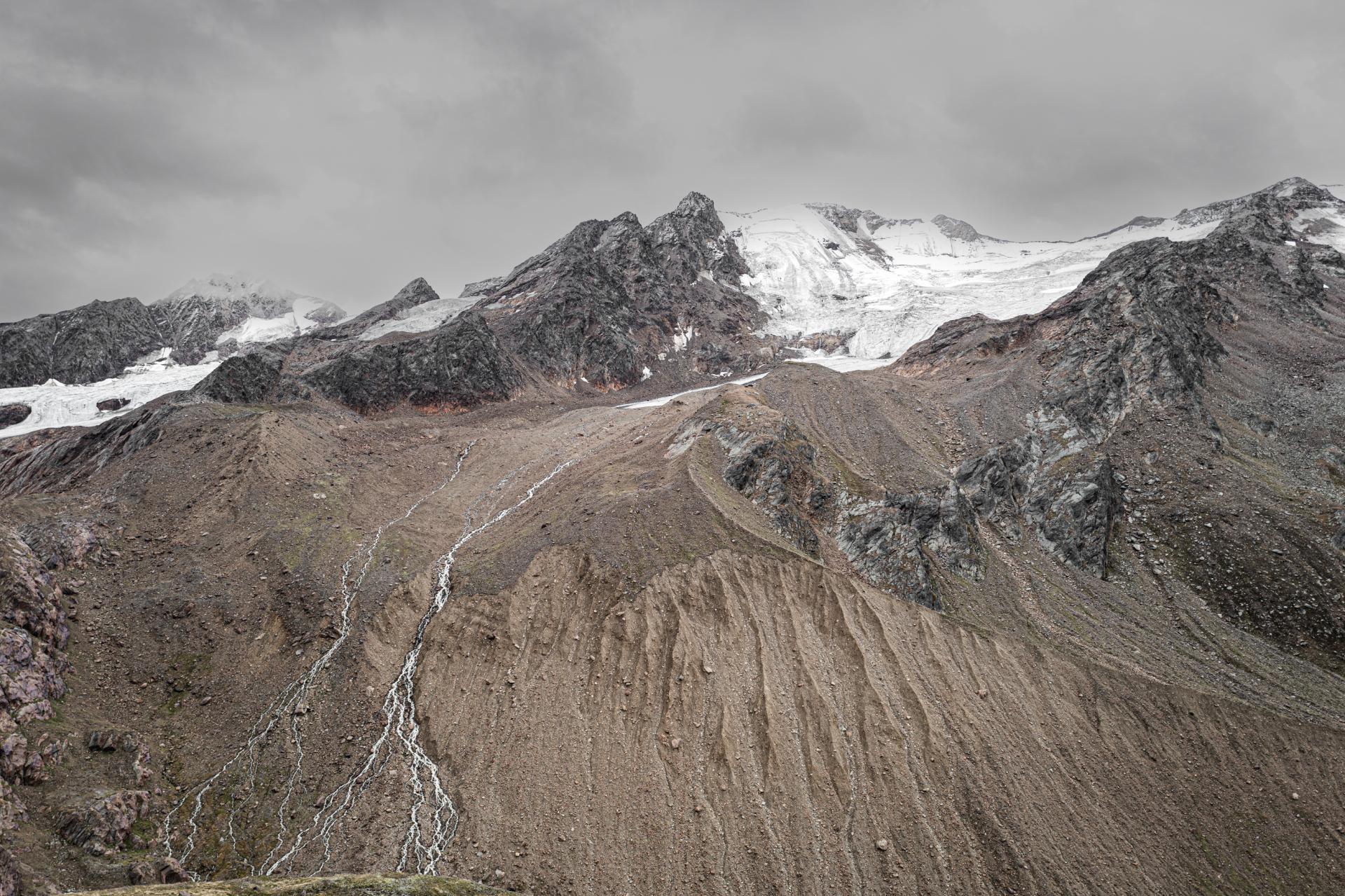 European Photography Awards Winner - 0,32m THE GLACIERS ARE MELTING