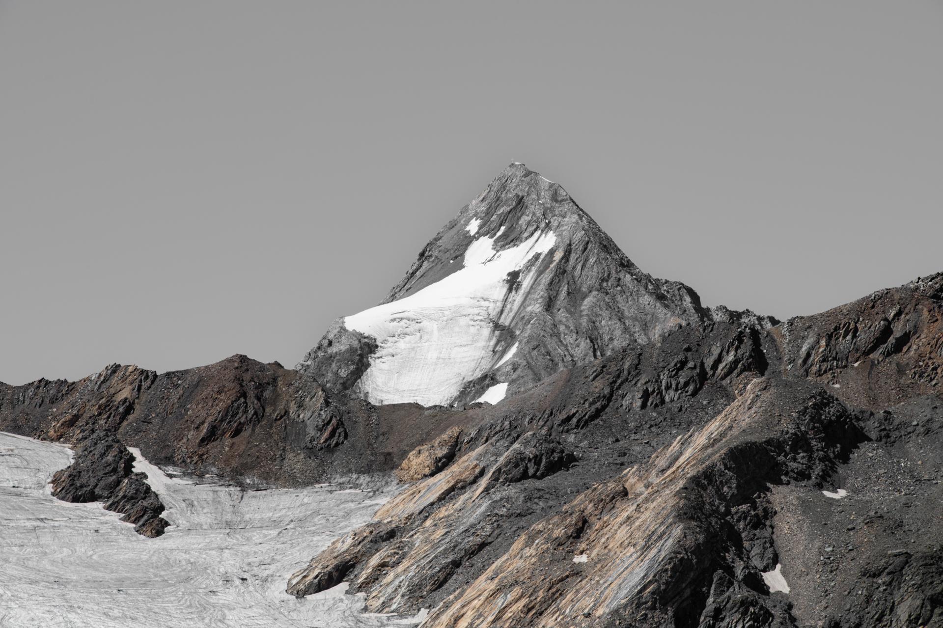 European Photography Awards Winner - 0,32m THE GLACIERS ARE MELTING