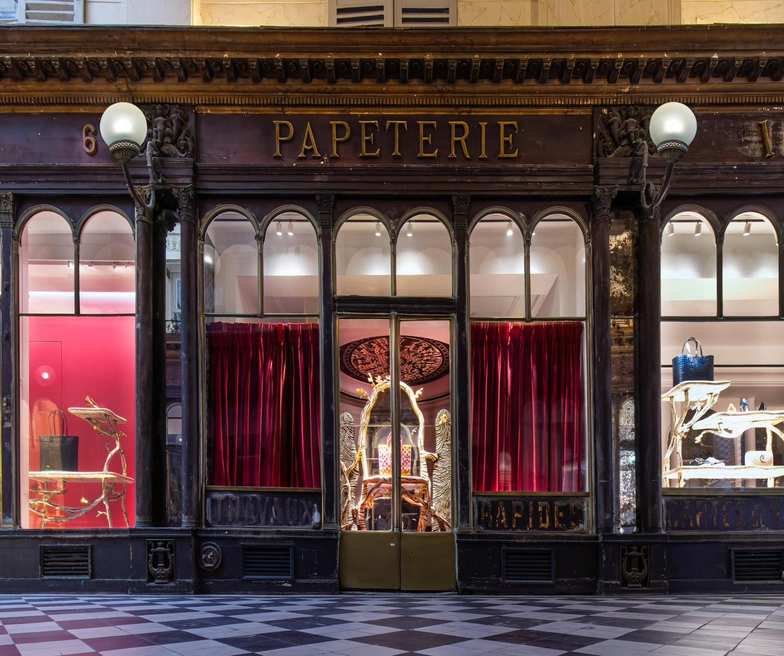 European Photography Awards Winner - Galerie Vero-Dodat