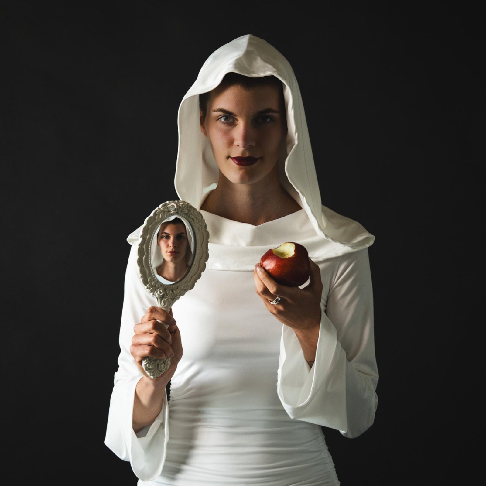 European Photography Awards Winner - She who sees herself