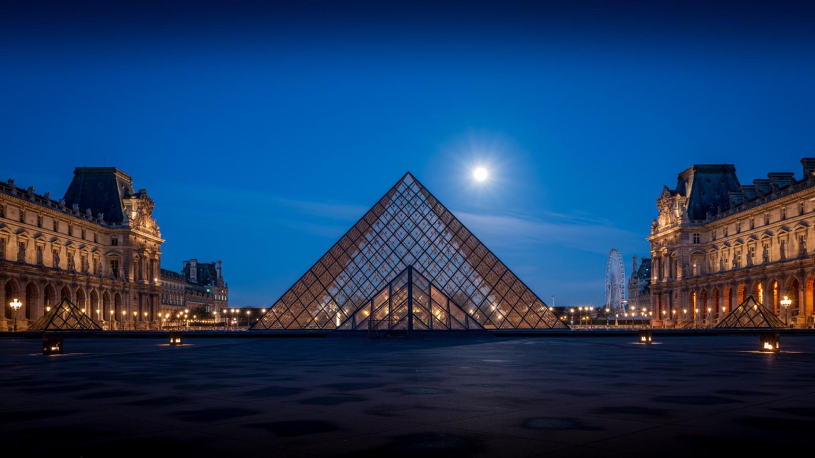 European Photography Awards Winner - Fame before moonset