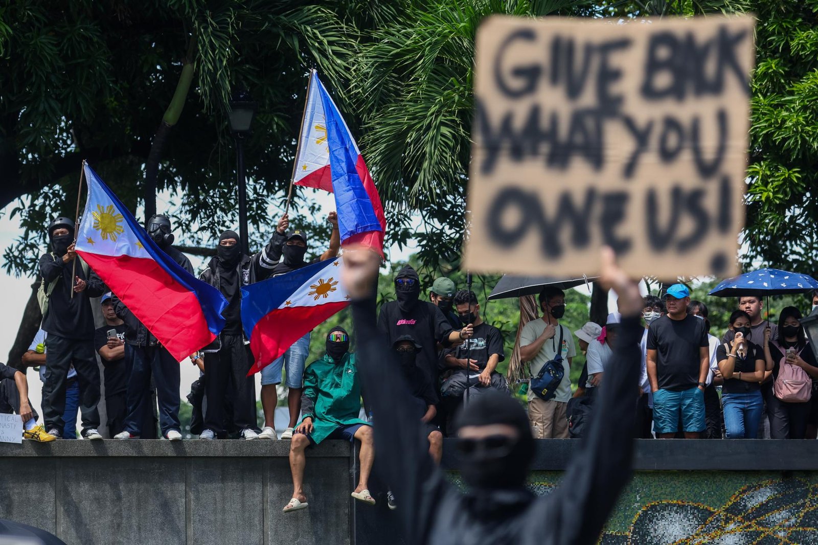 European Photography Awards Winner - Philippines on Fire: Anti-Corruption Protests